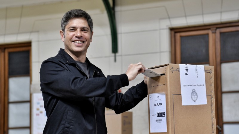 Axel Kicillof votó en La Plata: "Es una elección crítica en medio de una situación compleja"